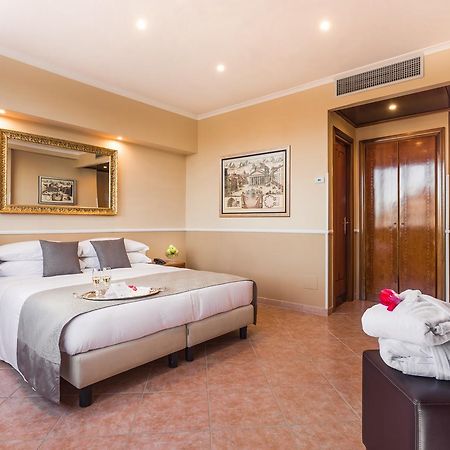 Raeli Hotel Lux Рим Екстер'єр фото