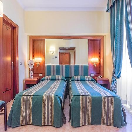 Raeli Hotel Lux Рим Екстер'єр фото