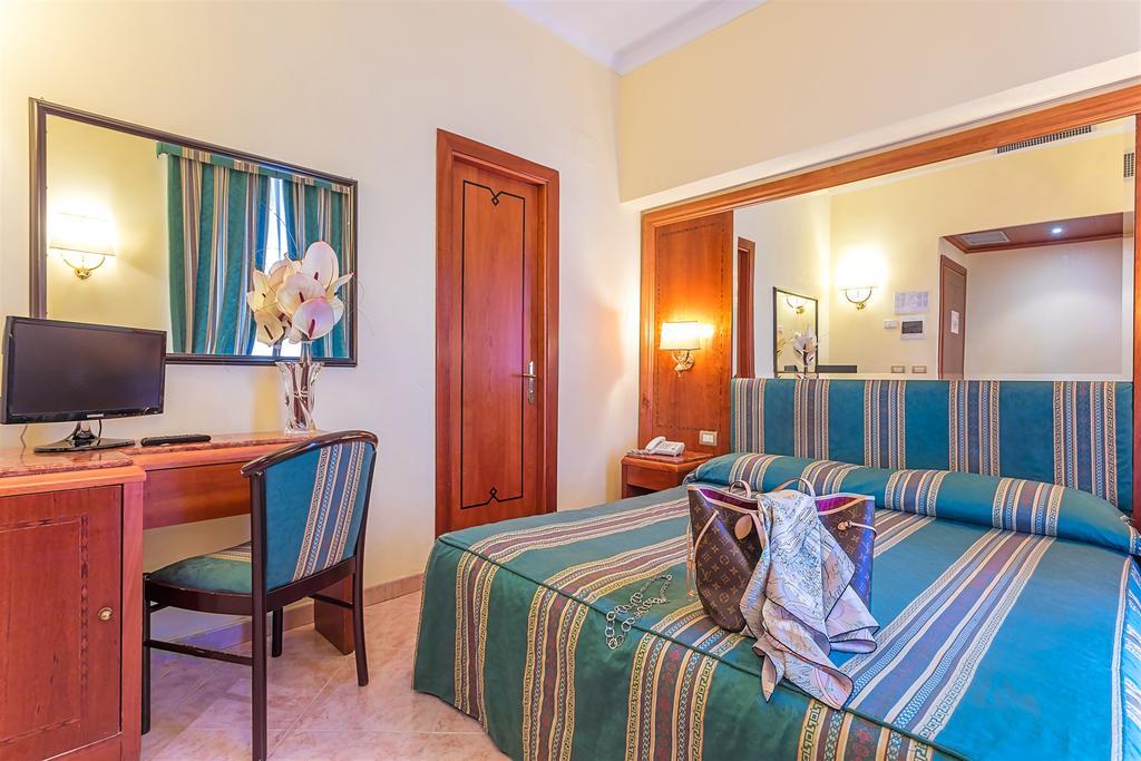 Raeli Hotel Lux Рим Екстер'єр фото