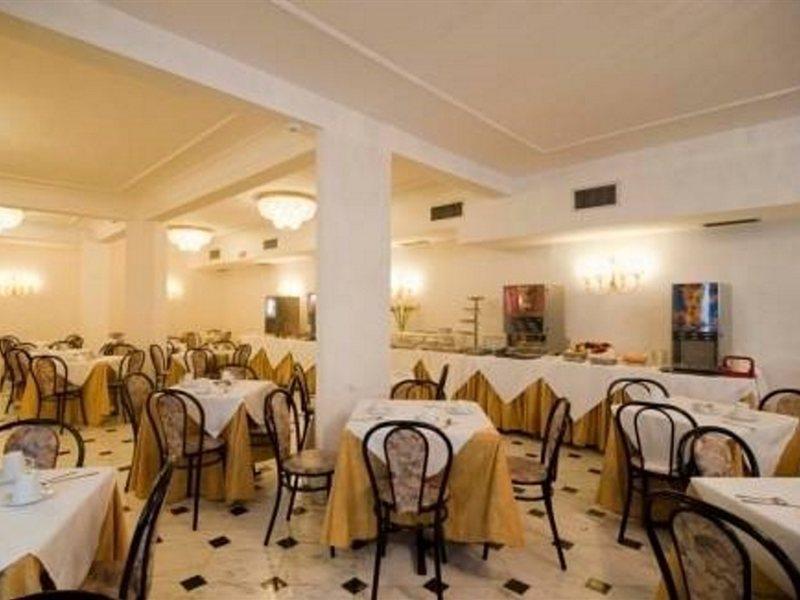 Raeli Hotel Lux Рим Екстер'єр фото