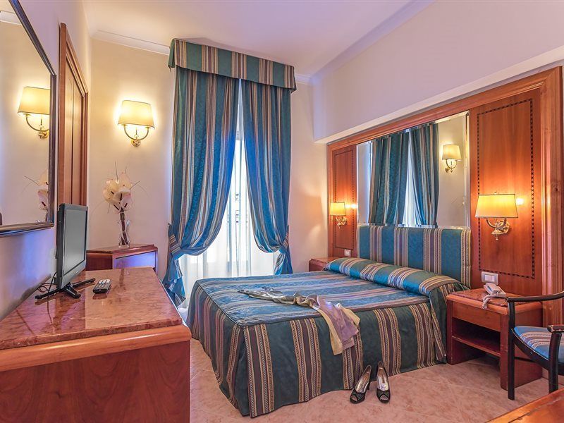 Raeli Hotel Lux Рим Екстер'єр фото