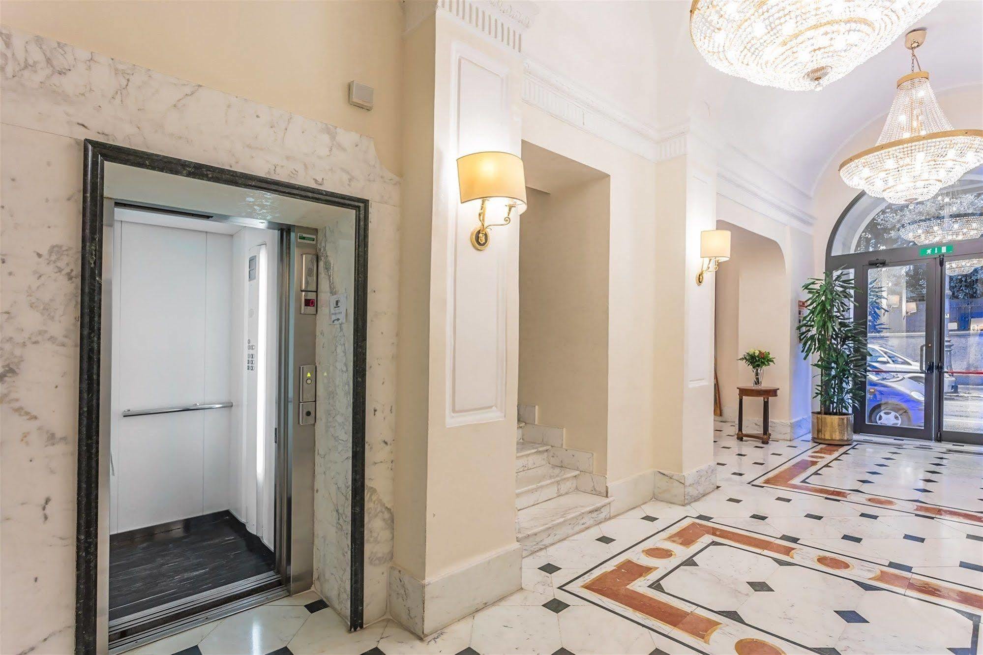 Raeli Hotel Lux Рим Екстер'єр фото